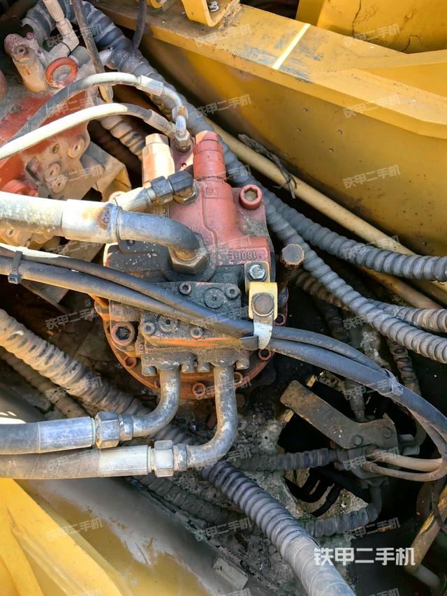 回轉(zhuǎn)馬達(dá)（上車部件）