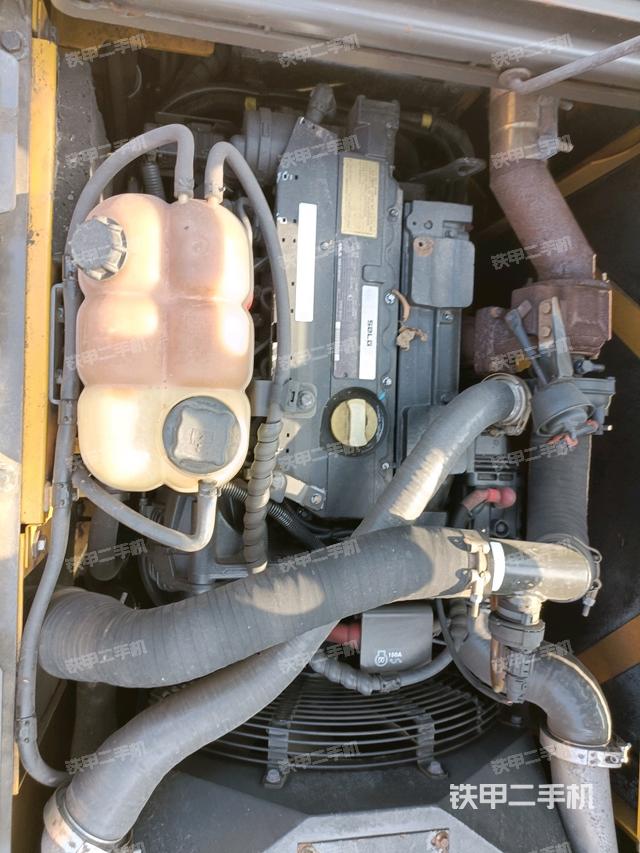 发动机室（上车部件）