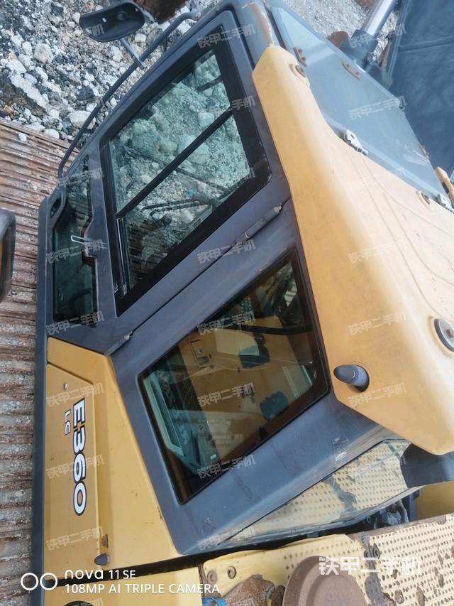 駕駛室左后45度（駕駛室部分）