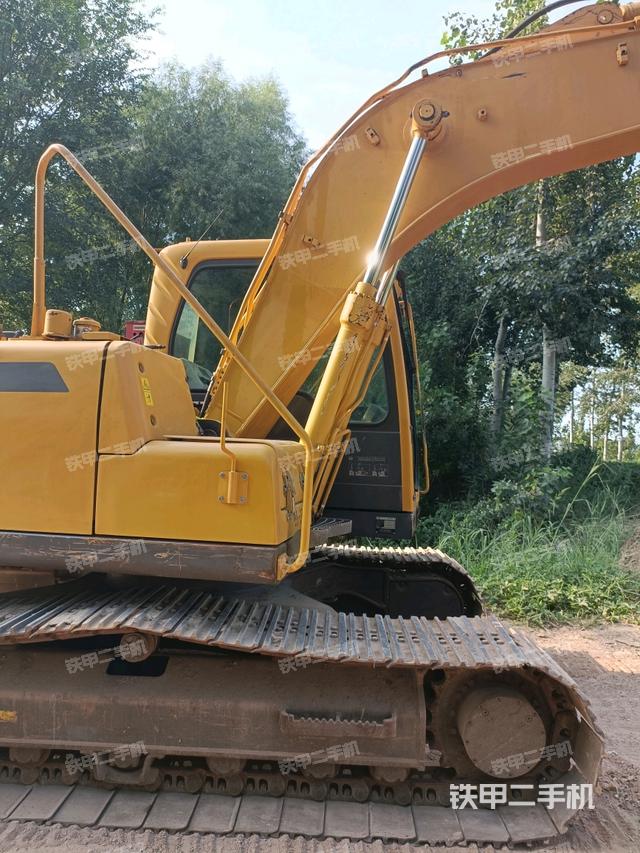 大臂根部 斜视（工作和回转装置）