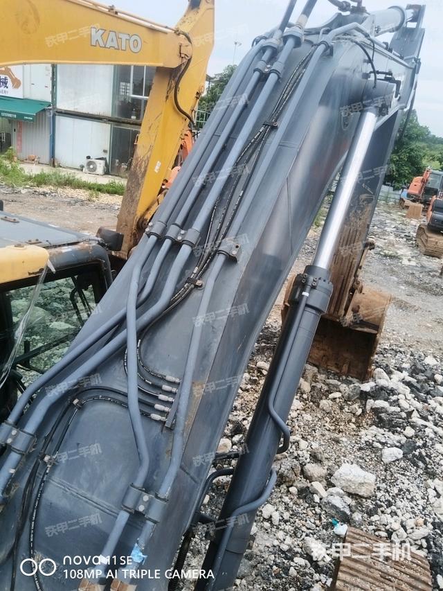 大臂背部俯視（工作和回轉(zhuǎn)裝置）