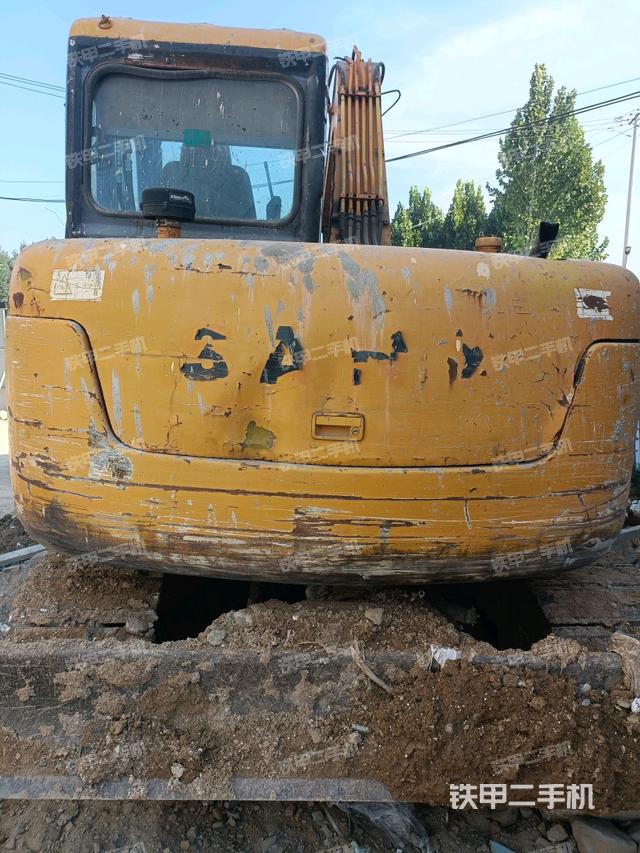 駕駛室頂部（整機(jī)外觀）