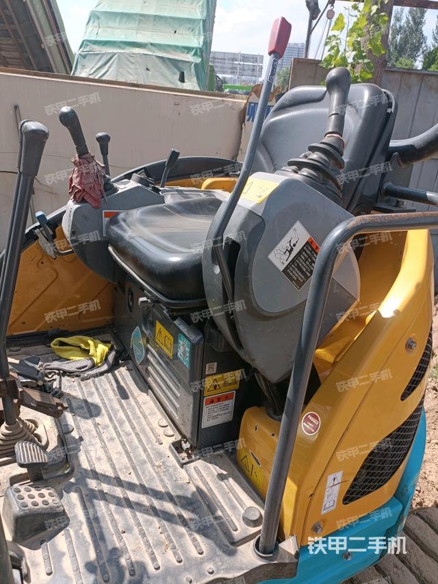 后窗玻璃角标（驾驶室部分）