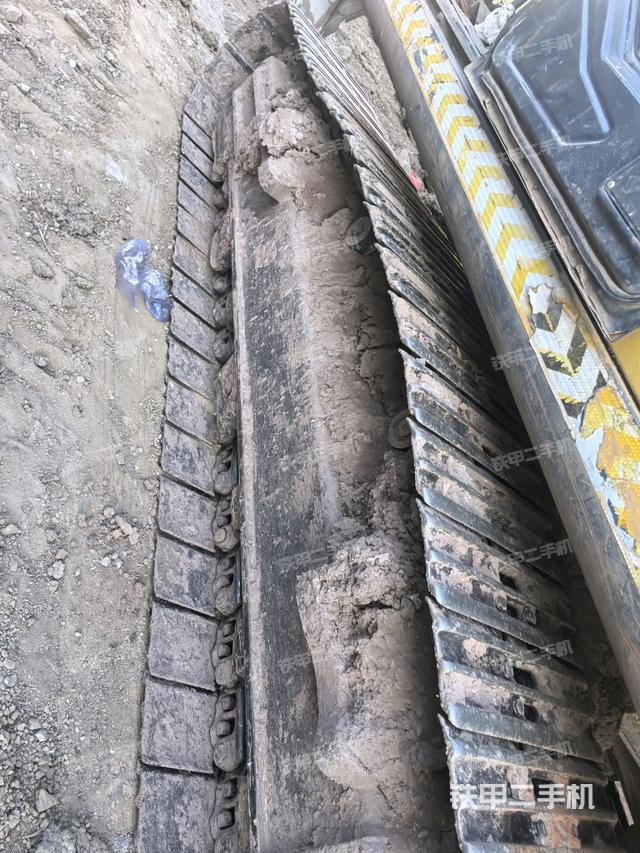 右驱动轮(行走机构) 右驱动轮(行走机构)