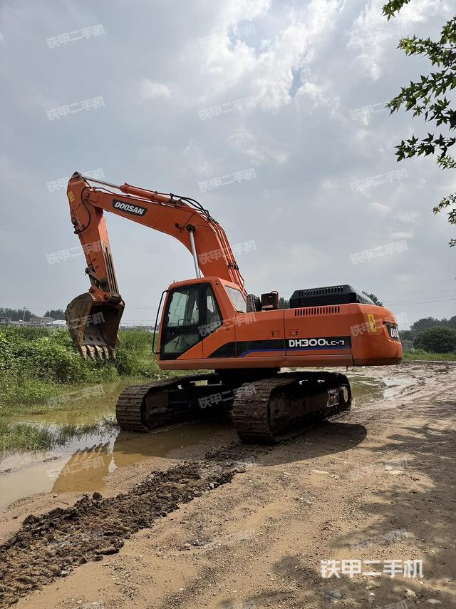 斗山DH300-7挖掘機(jī)