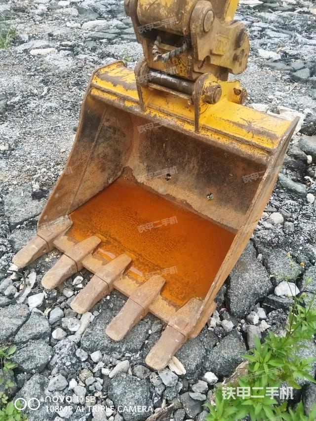 铲斗45度(工作和回转装置) 铲斗45度(工作和回转装置)