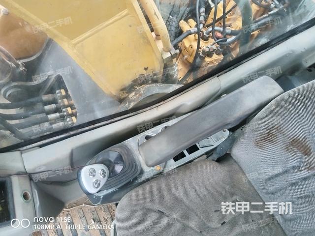 座椅左侧控制台/音响/含左手柄（驾驶室部分）