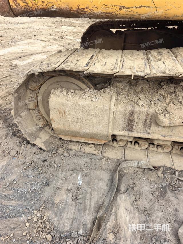 回转马达和主控阀（整机外观）