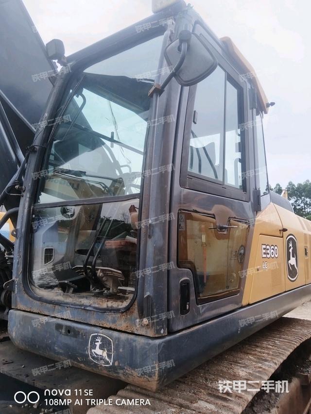 駕駛室左前45度（駕駛室部分）