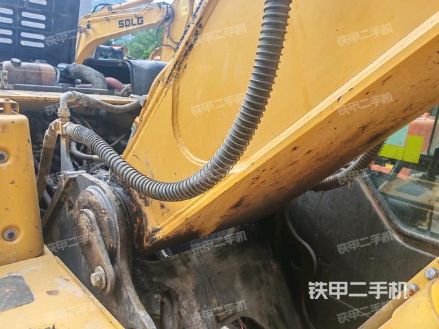 大臂根部?斜視（工作和回轉(zhuǎn)裝置）