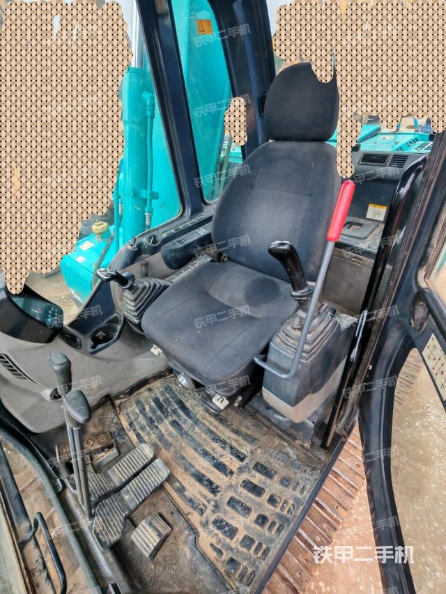 驾驶室整体（整机外观）