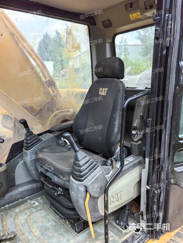 驾驶室整体（整机外观）