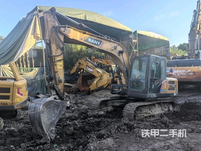 三一重工SY135C挖掘機(jī)