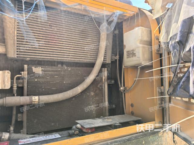 散热器正面(大件舱室) 散热器正面(大件舱室)