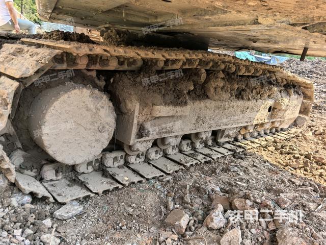 右侧履带整体(行走机构) 右侧履带整体(行走机构)