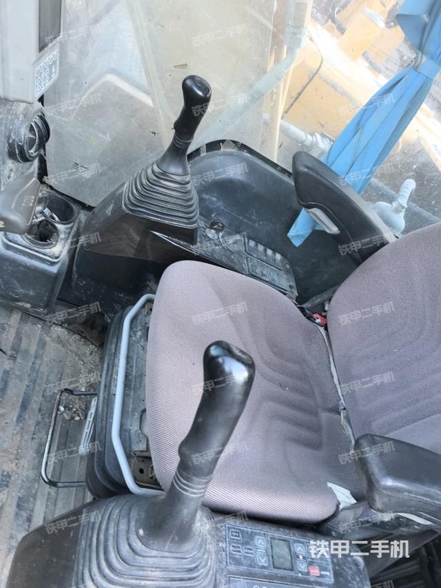 座椅后部（驾驶室部分）