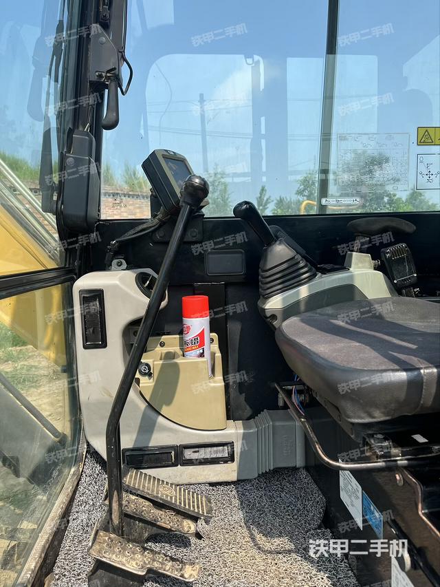 駕駛室頂部（整機(jī)外觀）