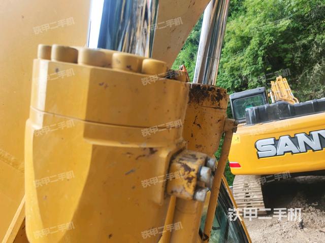 轉(zhuǎn)盤(pán)和下車(chē)架正前（工作和回轉(zhuǎn)裝置）