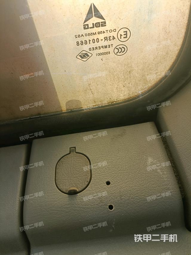 后窗玻璃角标（驾驶室部分）