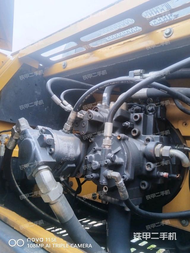 液壓泵斜45?右（大件艙室）