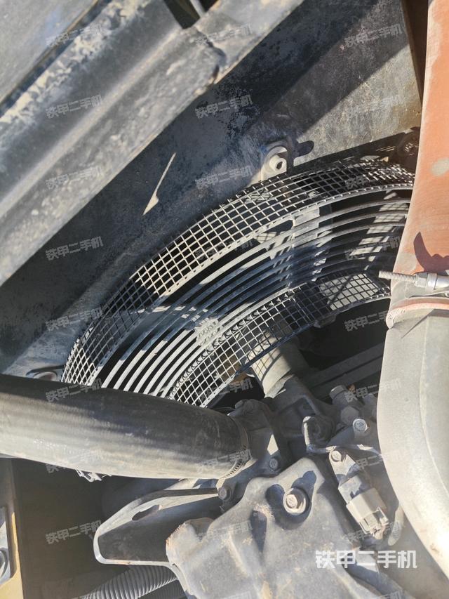 气门室盖螺丝特写(上车部件) 气门室盖螺丝特写(上车部件)