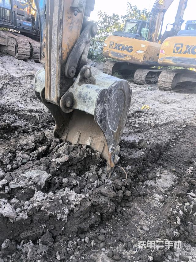 小臂整体左后（工作和回转装置）