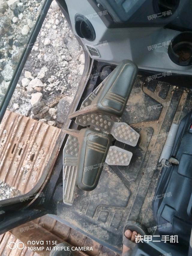 右側(cè)玻璃角標（駕駛室部分）