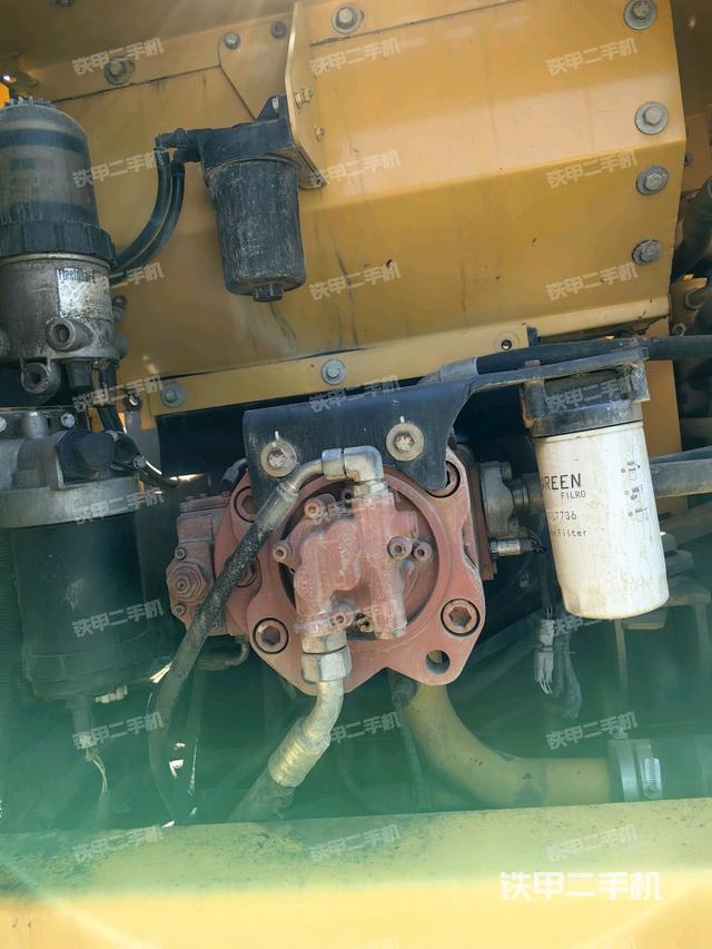 液壓泵斜45?左（大件艙室）