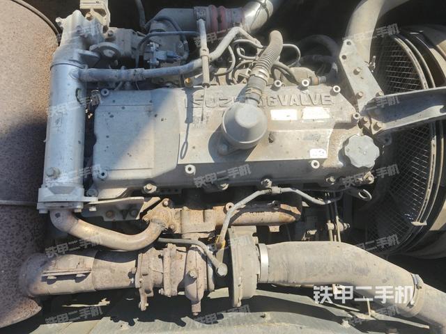 氣門(mén)室蓋螺絲特寫(xiě)（上車部件）