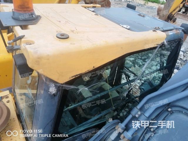 氣門室蓋螺絲特寫（上車部件）