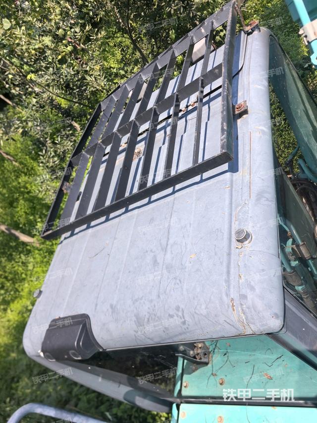 驾驶室顶部（整机外观）