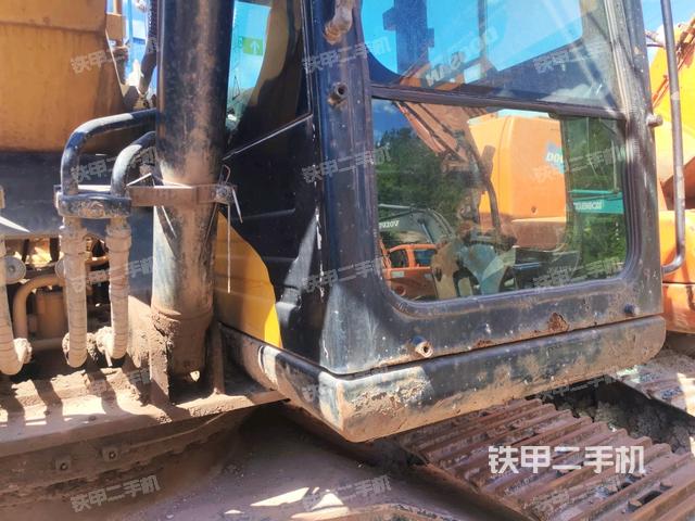 铲斗45度(工作和回转装置) 铲斗45度(工作和回转装置)