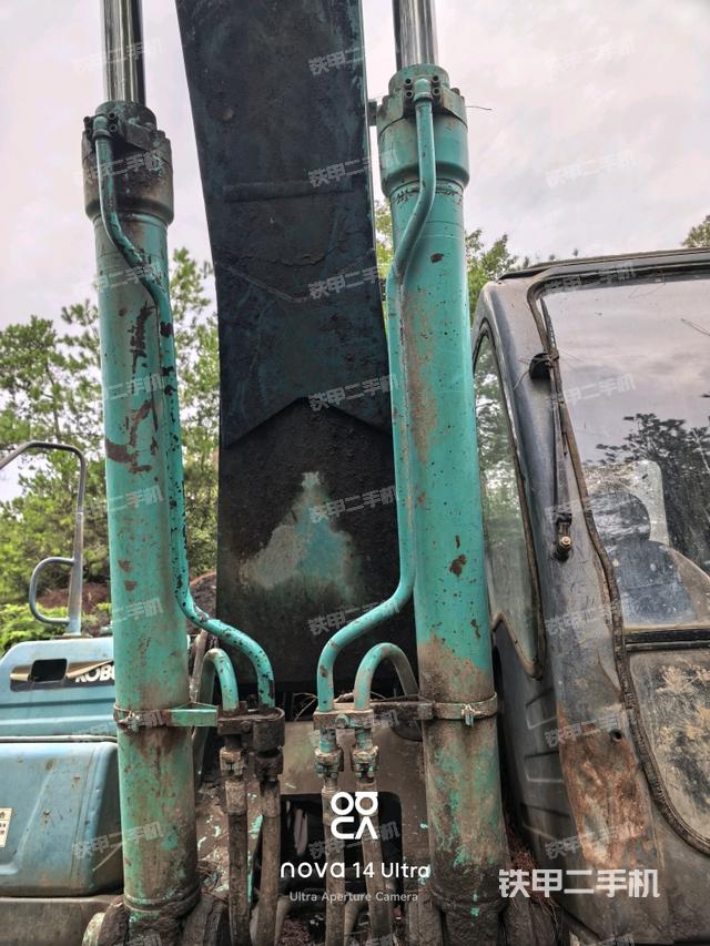 转盘和下车架正前（工作和回转装置）