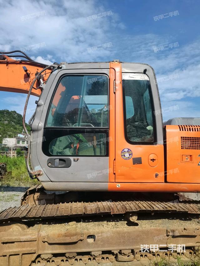 驾驶室正侧(驾驶室部分) 驾驶室正侧(驾驶室部分)