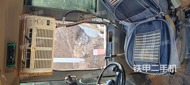 駕駛室工作臺(tái)(整機(jī)外觀及大件) 駕駛室工作臺(tái)(整機(jī)外觀及大件)