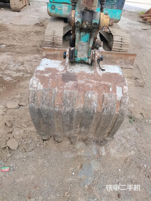 铲斗45度(工作和回转装置) 铲斗45度(工作和回转装置)