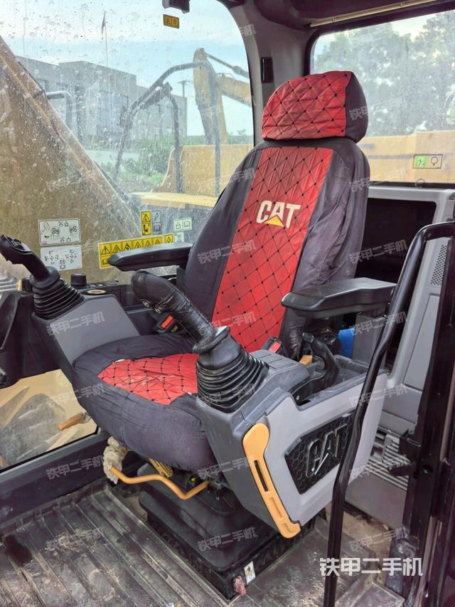 驾驶室整体(整机外观) 驾驶室整体(整机外观)