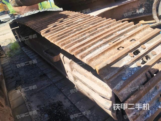 左侧履带整体 (行走机构) 左侧履带整体 (行走机构)