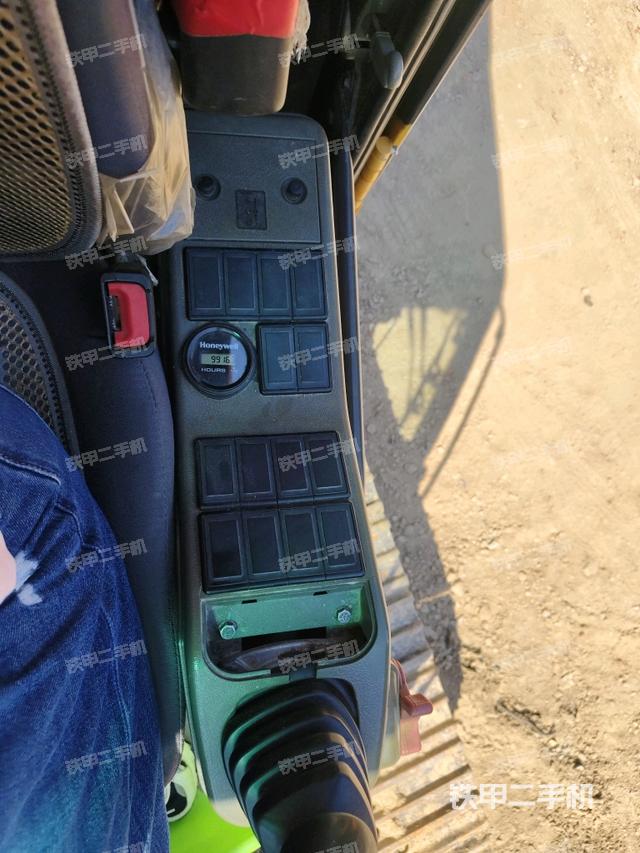 座椅左側控制臺/音響/含左手柄（駕駛室部分）