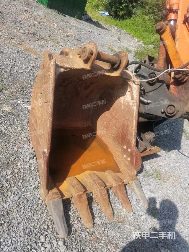 铲斗45度(工作和回转装置) 铲斗45度(工作和回转装置)