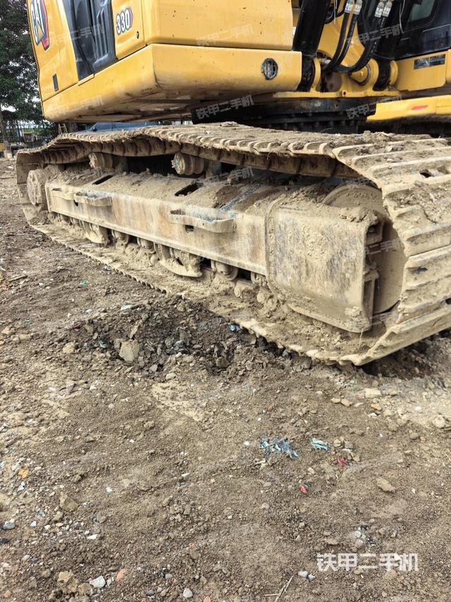 单侧履带整体(整机外观) 单侧履带整体(整机外观)