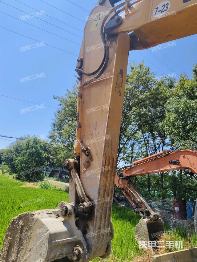 小臂整體左后（工作和回轉裝置）