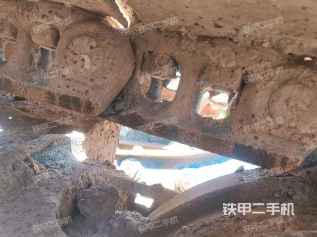 左导向轮(行走机构) 左导向轮(行走机构)
