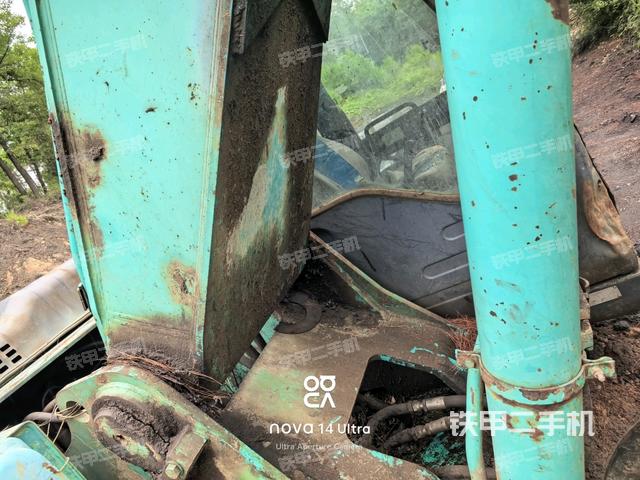 大臂根部 斜视（工作和回转装置）