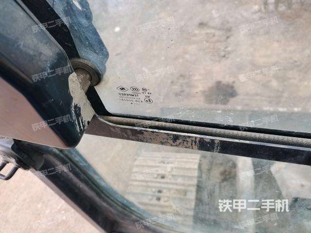 座椅右侧控制台/钥匙门/油门/含右手柄(驾驶室部分) 座椅右侧控制台/钥匙门/油门/含右手柄(驾驶室部分)