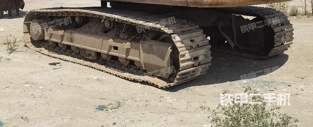 单侧履带整体(整机外观) 单侧履带整体(整机外观)