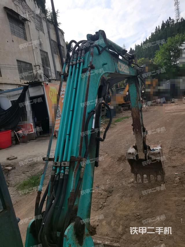 大臂背部俯视(工作和回转装置) 大臂背部俯视(工作和回转装置)