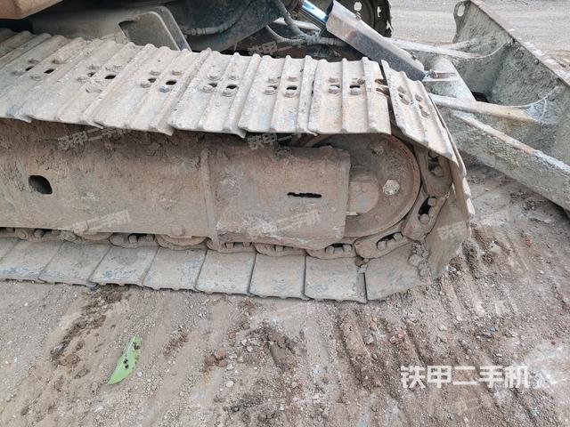 左导向轮(行走机构) 左导向轮(行走机构)