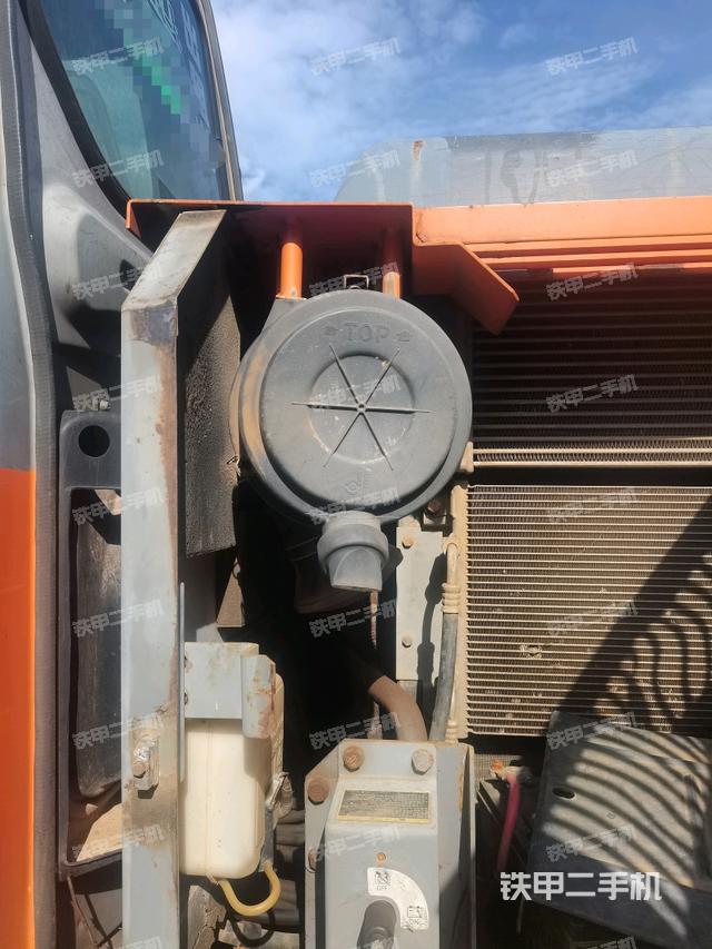 散热器正面(大件舱室) 散热器正面(大件舱室)