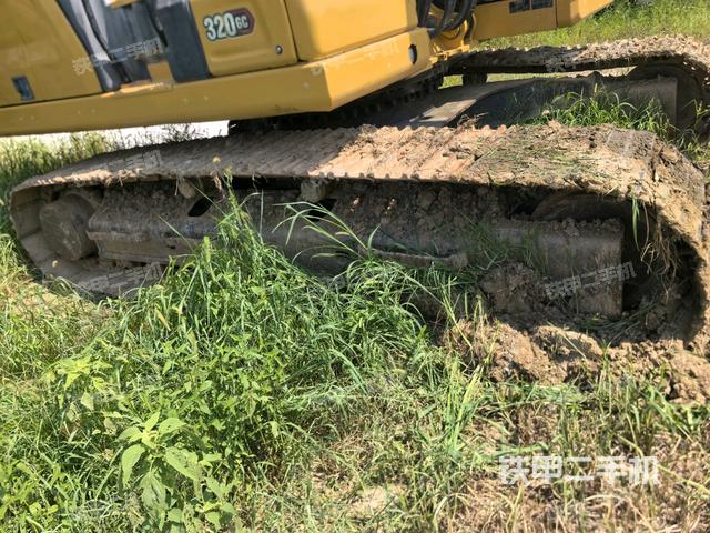 单侧履带整体(整机外观) 单侧履带整体(整机外观)